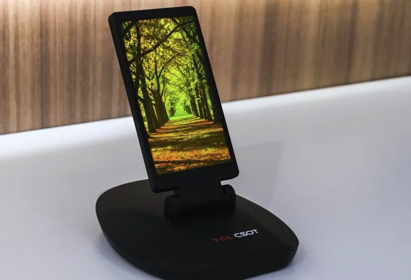 Geeknetic TCL CSOT presenta en el MWC 2026 pantallas con un 45% menos de consumo y un monitor plegable que pasa de 16 a 28 pulgadas 1