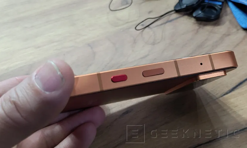 Geeknetic Unihertz Titan 2 Elite es el móvil con teclado físico que quiere convencer a los nostálgicos de BlackBerry que llega al MWC 2026 3