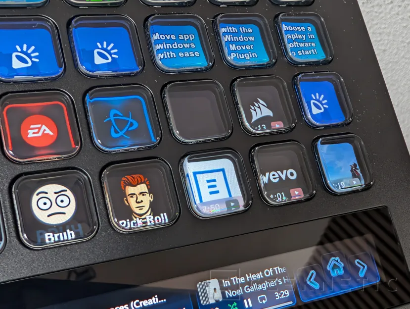 Geeknetic Elgato Stream Deck + XL Review 18