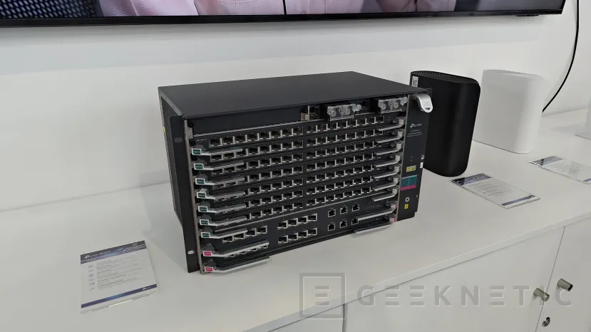 Geeknetic TP-Link mostró en el MWC 2026 su apuesta por las redes gestionadas con IA para operadores y proveedores de servicios 2