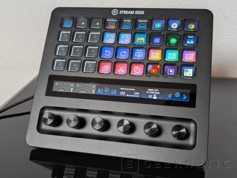 Geeknetic Elgato Stream Deck + XL Review 3