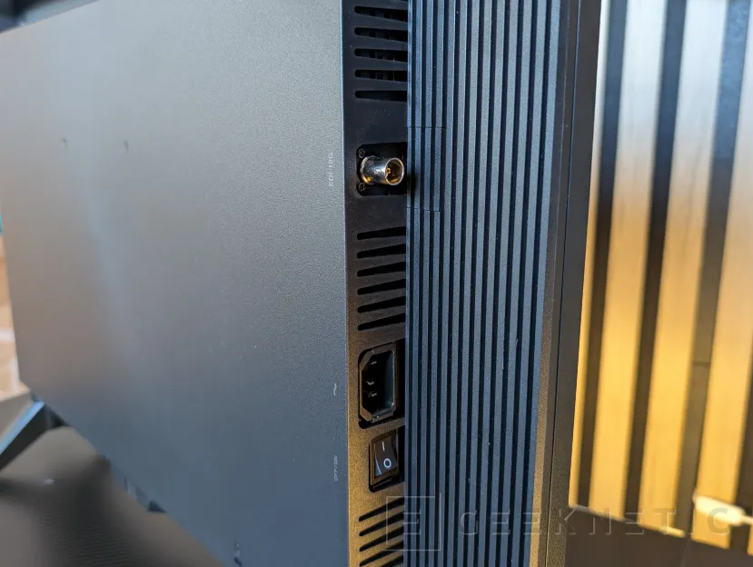 Geeknetic ASUS ProArt Display OLED PA27USD Review: Monitor profesional con panel QD-OLED 4K de 240 Hz y soporte avanzado HDR 11