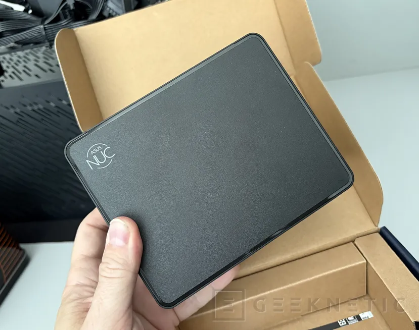 Geeknetic ASUS NUC 16 Pro acerca el edge computing y la IA a entornos profesionales gracias al Intel Core Ultra X7 358H con GPU Intel B390 2