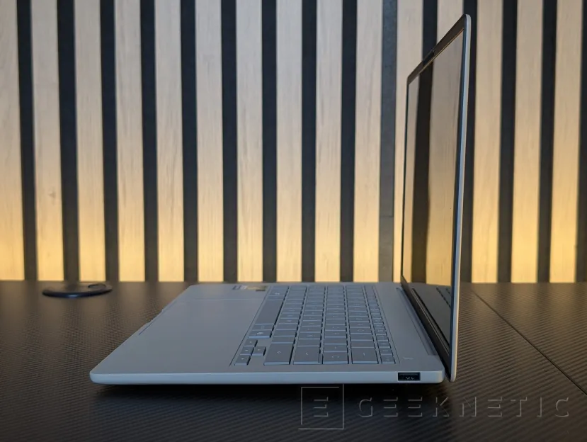 Geeknetic ASUS Zenbook A14 UX3407 Review con Snapdragon X2 Elite (X2E-88-100): potencia y autonomía para dos jornadas en menos de un kilo 4