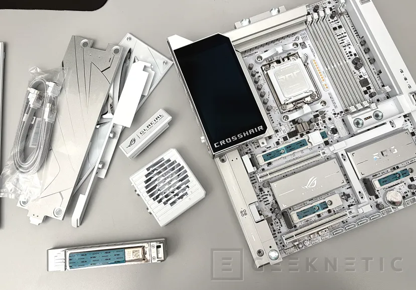 Geeknetic ASUS ROG CROSSHAIR X870E GLACIAL Review 5