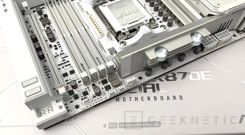 Geeknetic ASUS ROG CROSSHAIR X870E GLACIAL Review 28