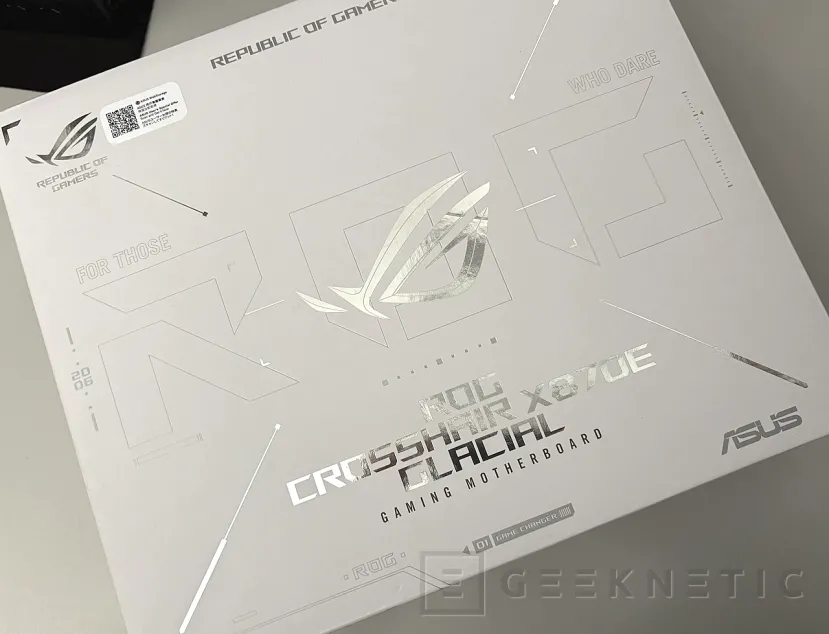 Geeknetic ASUS ROG CROSSHAIR X870E GLACIAL Review 1