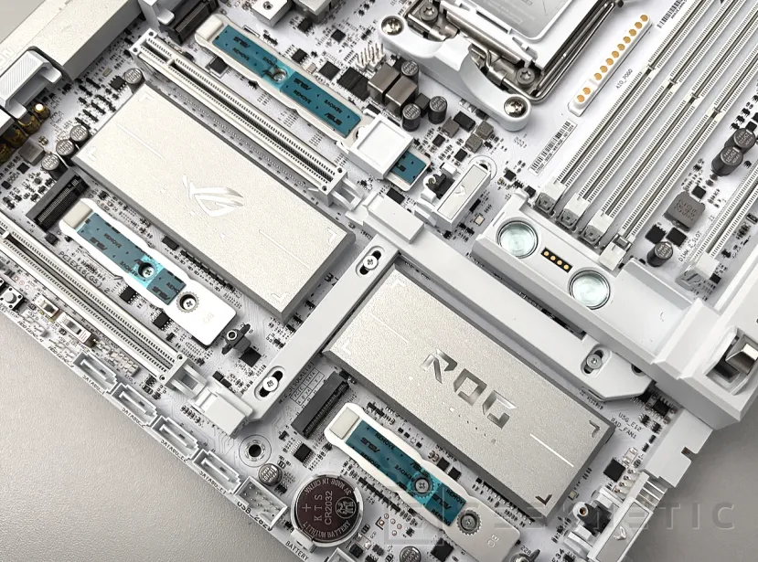 Geeknetic ASUS ROG CROSSHAIR X870E GLACIAL Review 10