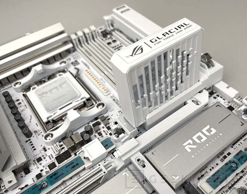 Geeknetic ASUS ROG CROSSHAIR X870E GLACIAL Review 24