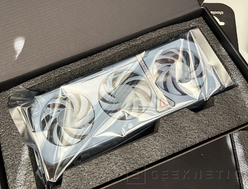Geeknetic Gigabyte AMD Radeon RX 9060 XT Gaming OC ICE 16G Review combina FSR Redstone, diseño y rendimiento de más de 3200MHz  2