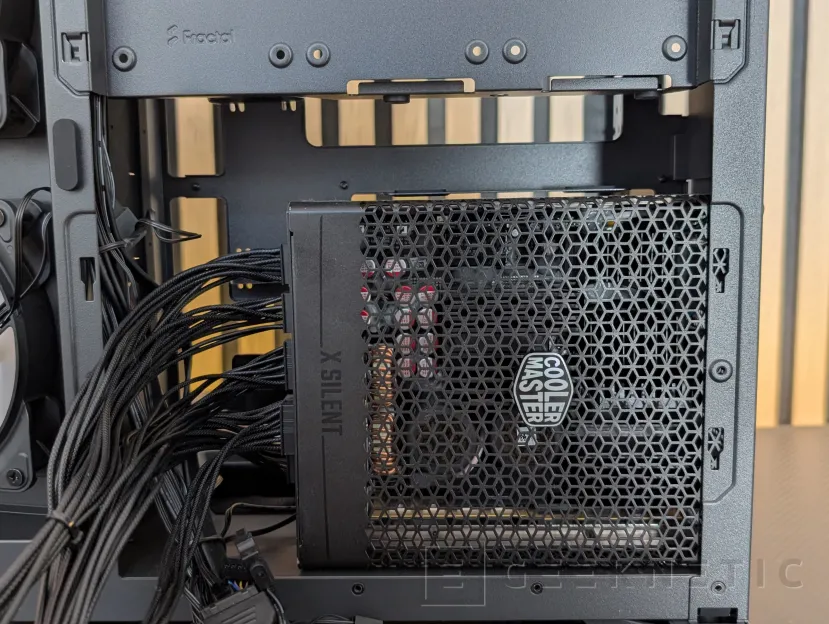 Geeknetic Fractal Design Pop 2 Vision Review: diseño panorámico con 4 ventiladores ARGB por menos de 100 euros 17