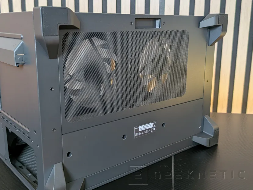 Geeknetic Fractal Design Pop 2 Vision Review: diseño panorámico con 4 ventiladores ARGB por menos de 100 euros 13