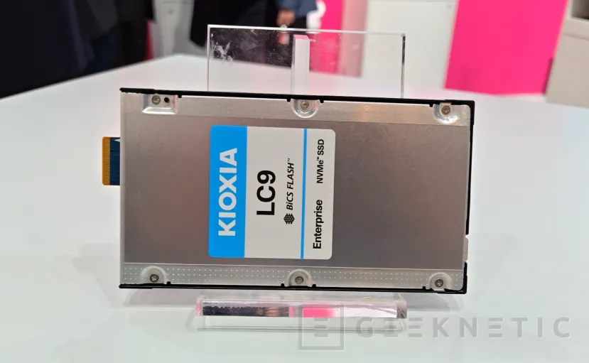 Geeknetic Kioxia avisa: la IA seguirá tensionando la memoria NAND durante al menos uno o dos años 2