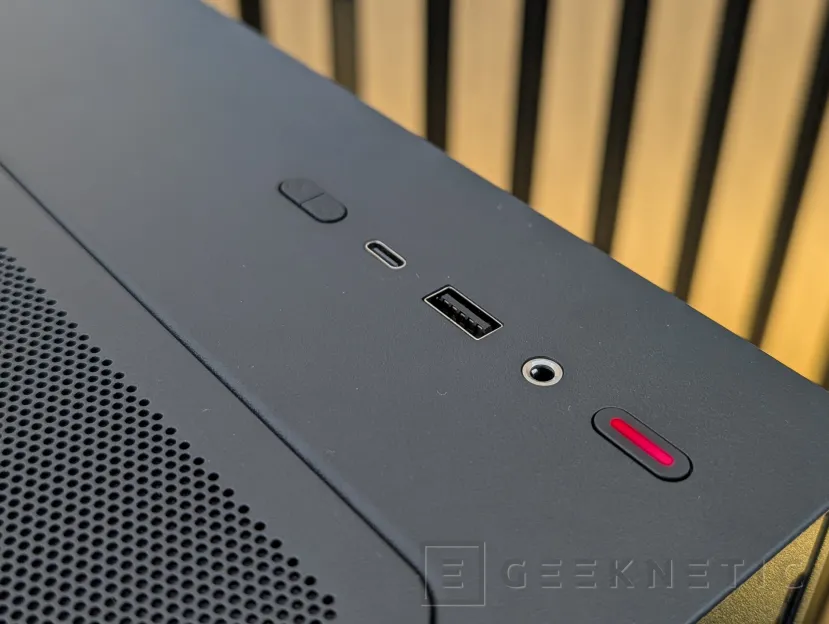 Geeknetic Fractal Design Pop 2 Vision Review: diseño panorámico con 4 ventiladores ARGB por menos de 100 euros 8