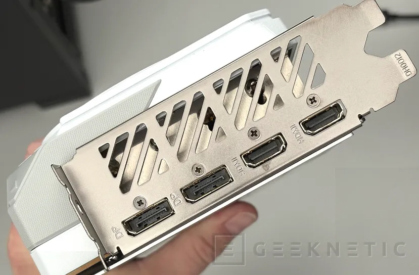 Geeknetic Gigabyte AMD Radeon RX 9070 XT Gaming OC ICE 16G Review: lleva al límite la arquitectura RDNA4 de AMD  12