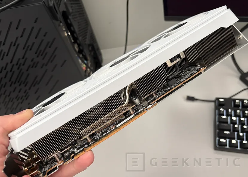 Geeknetic Gigabyte AMD Radeon RX 9070 XT Gaming OC ICE 16G Review: lleva al límite la arquitectura RDNA4 de AMD  5