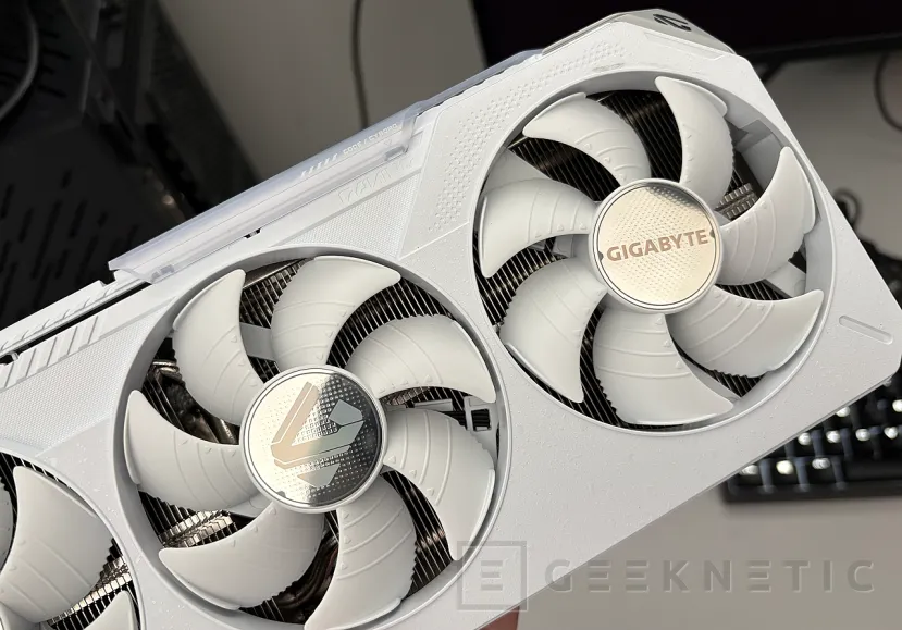 Geeknetic Gigabyte AMD Radeon RX 9070 XT Gaming OC ICE 16G Review: lleva al límite la arquitectura RDNA4 de AMD  11