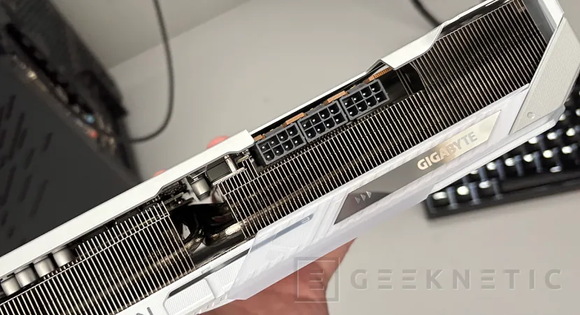 Geeknetic Gigabyte AMD Radeon RX 9070 XT Gaming OC ICE 16G Review: lleva al límite la arquitectura RDNA4 de AMD  7