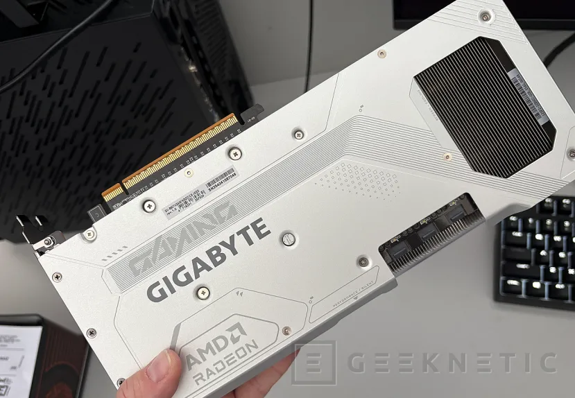 Geeknetic Gigabyte AMD Radeon RX 9070 XT Gaming OC ICE 16G Review: lleva al límite la arquitectura RDNA4 de AMD  10