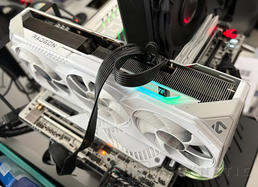 Geeknetic Gigabyte AMD Radeon RX 9070 XT Gaming OC ICE 16G Review: lleva al límite la arquitectura RDNA4 de AMD  61