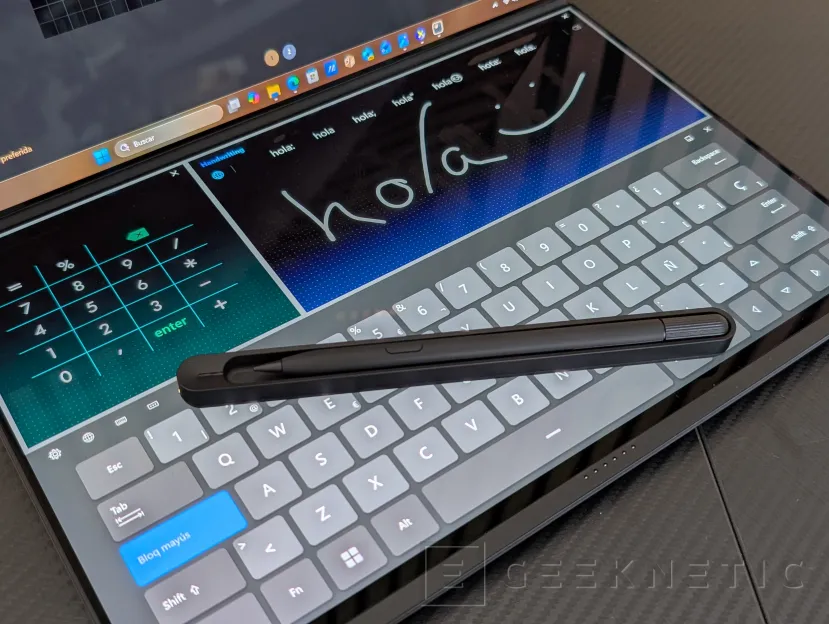 Geeknetic ASUS Zenbook Duo UX8407 Review: dos pantallas OLED y 11 horas de autonomía en el mejor ultrabook del mercado 15