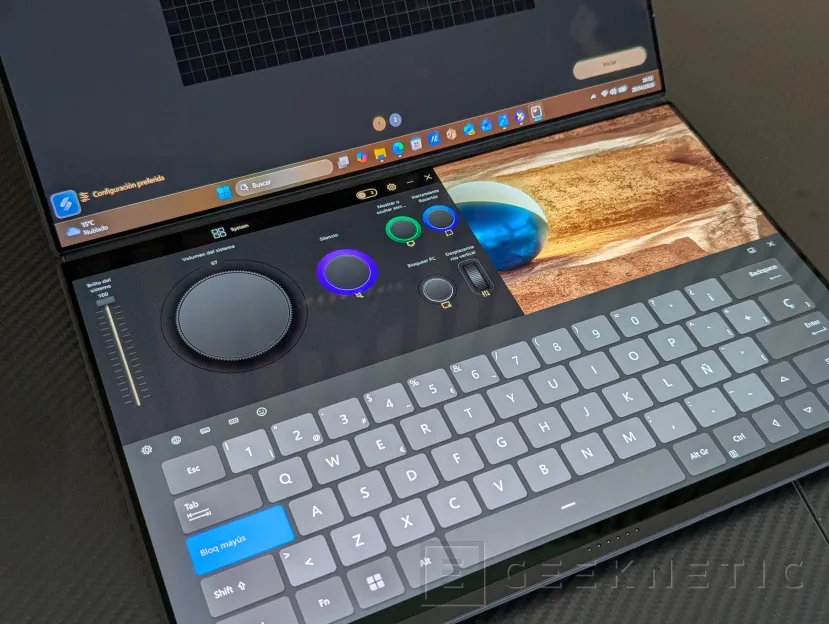 Geeknetic ASUS Zenbook Duo UX8407 Review: dos pantallas OLED y 11 horas de autonomía en el mejor ultrabook del mercado 14