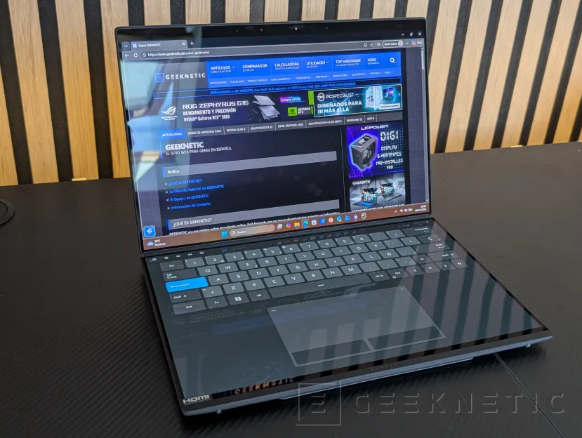 Geeknetic ASUS Zenbook Duo UX8407 Review: dos pantallas OLED y 11 horas de autonomía en el mejor ultrabook del mercado 12