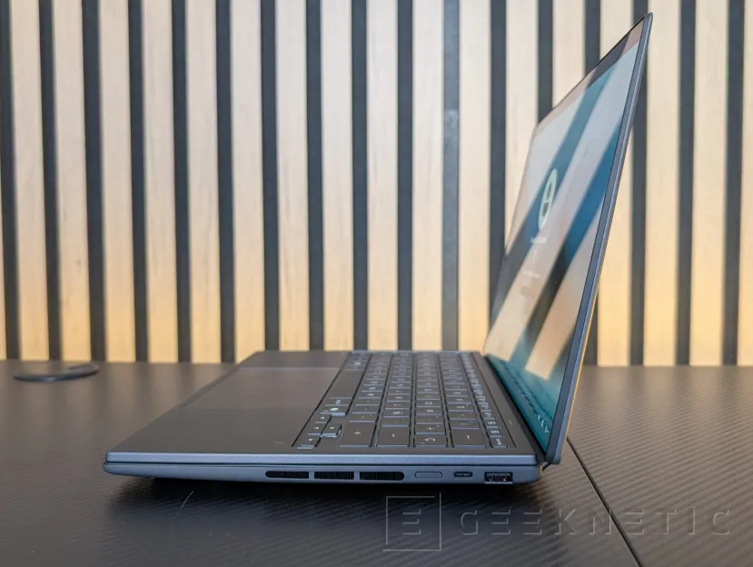 Geeknetic ASUS Zenbook Duo UX8407 Review: dos pantallas OLED y 11 horas de autonomía en el mejor ultrabook del mercado 4