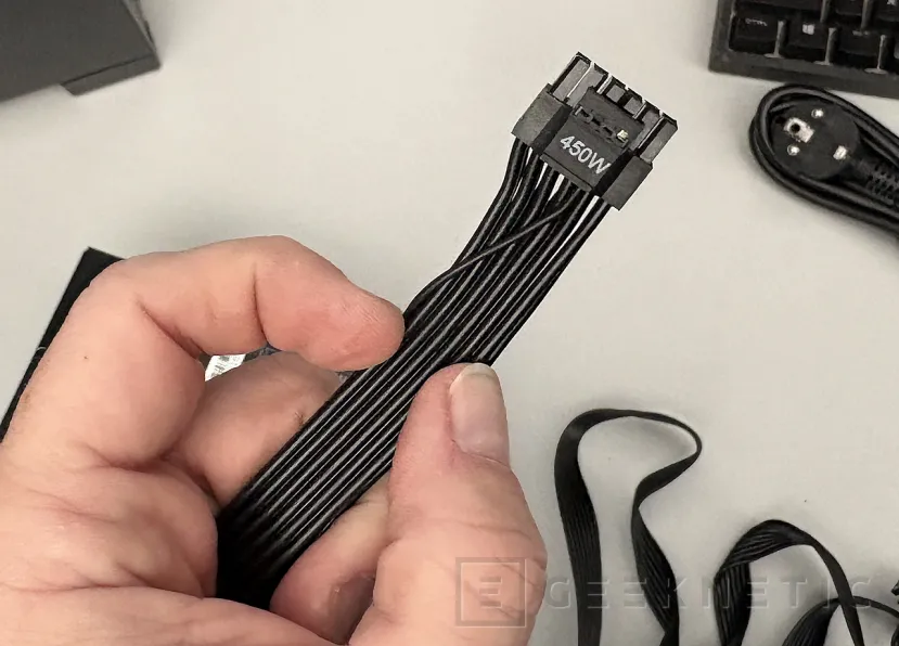 Geeknetic LC-POWER LC6750B-SI V3.1 750W Plus Bronze Review: combina ATX 3.1 y conector 12V-2x6 por menos de 80 euros 7