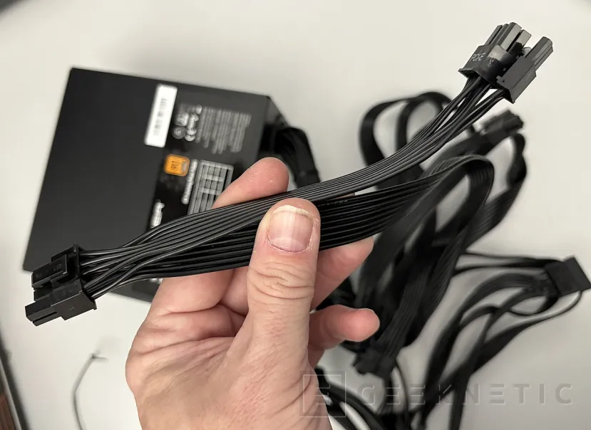 Geeknetic LC-POWER LC6750B-SI V3.1 750W Plus Bronze Review: combina ATX 3.1 y conector 12V-2x6 por menos de 80 euros 6