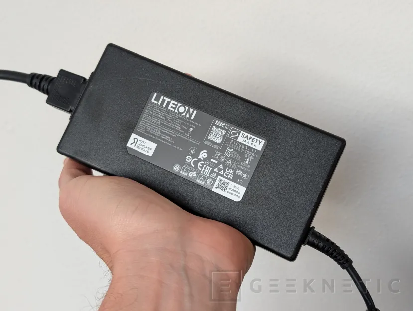 Geeknetic Acer Predator Helios Neo 14 AI Review. Potencia Gaming en formato compacto 7