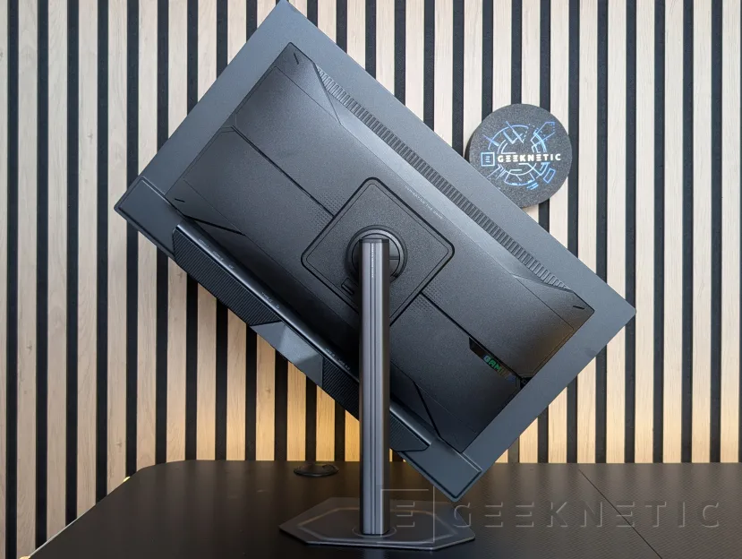 Geeknetic Gigabyte MO27U2 Review: el QD-OLED más barato que hemos probado ofrece un panel 4K y 240Hz 4