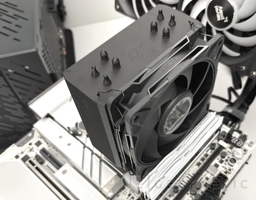 Geeknetic Arctic Freezer 36-S Review: diseño simple y funcional impulsado por el potente ventilador Arctic P12 Pro 19