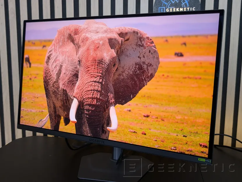 Geeknetic Gigabyte MO27U2 Review: el QD-OLED más barato que hemos probado ofrece un panel 4K y 240Hz 1