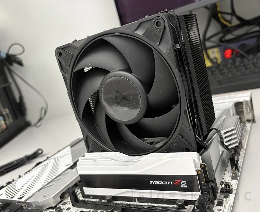 Geeknetic Arctic Freezer 36-S Review: diseño simple y funcional impulsado por el potente ventilador Arctic P12 Pro 14