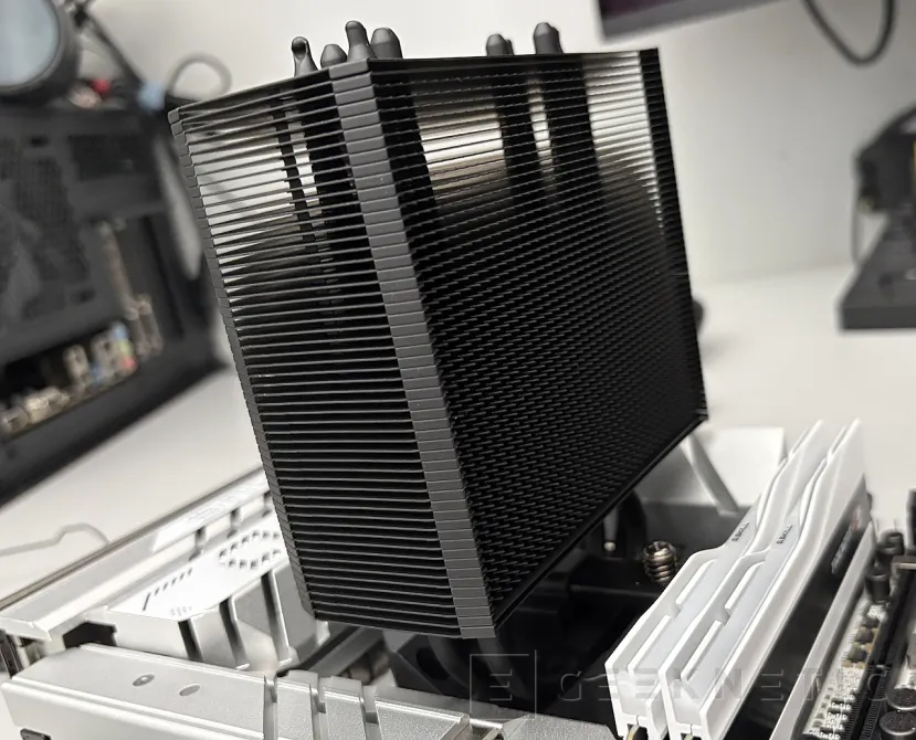 Geeknetic Arctic Freezer 36-S Review: diseño simple y funcional impulsado por el potente ventilador Arctic P12 Pro 13