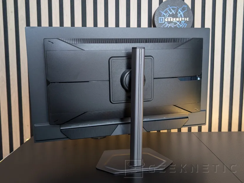 Geeknetic Gigabyte MO27U2 Review: el QD-OLED más barato que hemos probado ofrece un panel 4K y 240Hz 2