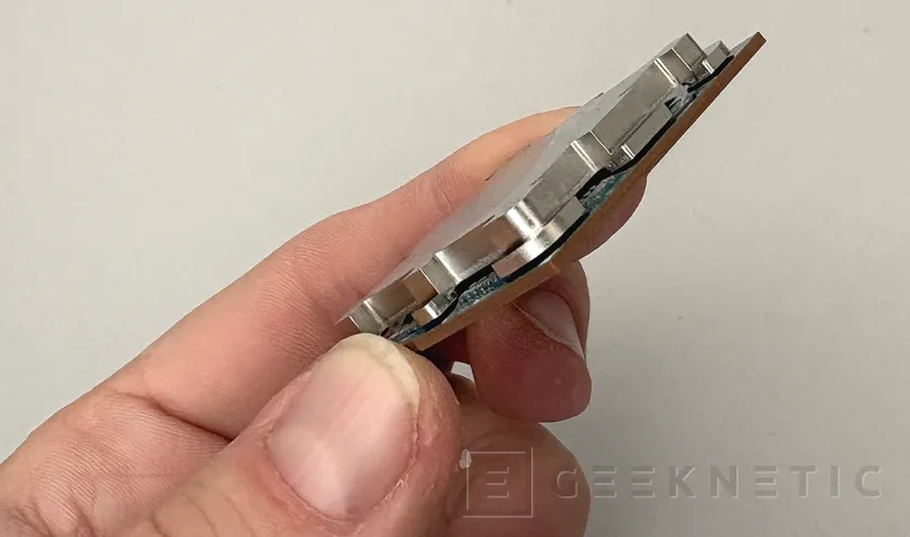 Geeknetic AMD Ryzen 9 9950X3D2 Dual Edition Review: el primer procesador de AMD en integrar 3D V-Cache en sus dos CCDs de 8 núcleos 7