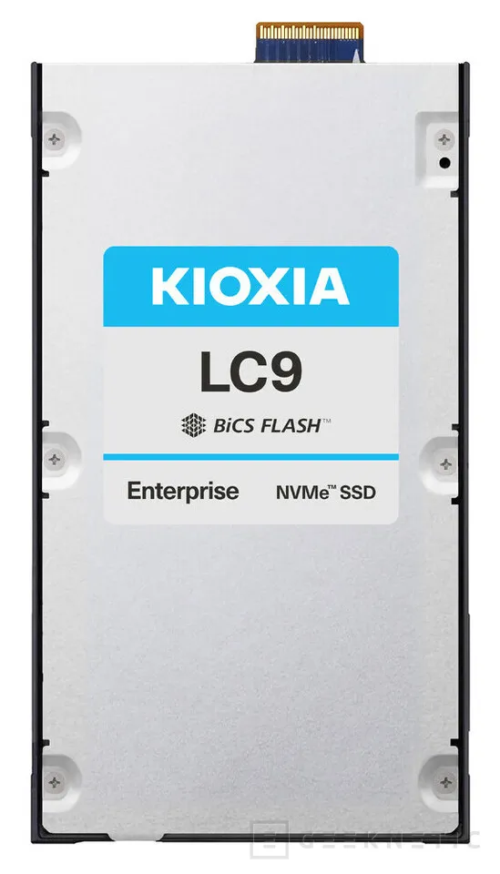 Geeknetic Kioxia y Dell Technologies logran el primer servidor con 9,8 petabytes de almacenamiento flash en un solo chasis gracias a los SSD LC9 de 245 TB 2