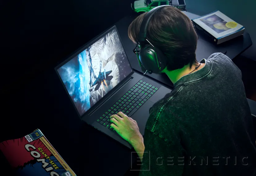 Geeknetic Razer renueva el Blade 18 con Intel Core Ultra 9, pantalla dual y configuraciones que rozan los 7.000 dólares 3