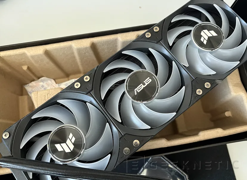 Geeknetic ASUS TUF Gaming LC III 360 ARGB LCD: Review: 360mm, ARGB, Ventiladores de alta presión estática y pantalla LCD 6
