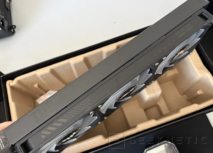 Geeknetic ASUS TUF Gaming LC III 360 ARGB LCD: Review: 360mm, ARGB, Ventiladores de alta presión estática y pantalla LCD 7