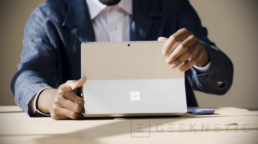 Geeknetic Llegan los nuevos Surface Pro 12 y Surface Laptop 8 con la etiqueta "for Business" y los Intel Core Ultra Series 3 3