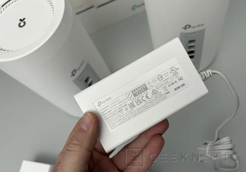Geeknetic TP-Link Deco BE85 Wi-Fi 7 BE19000 Review: combina lo mejor de Wi-Fi 7 sumando 10GbE, fibra y una potencia de proceso única 8