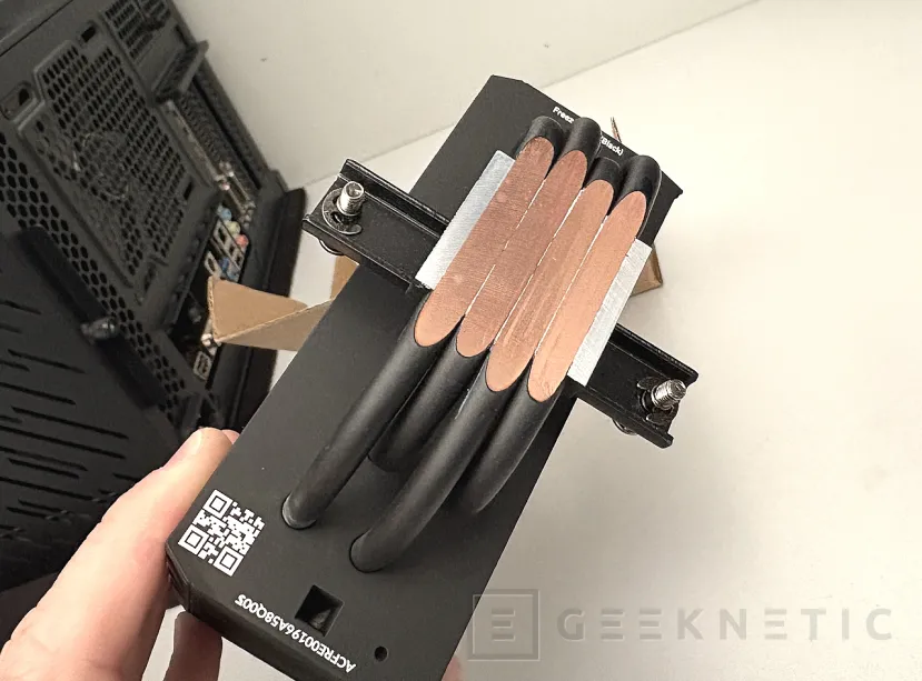 Geeknetic Arctic Freezer 36-S Review: diseño simple y funcional impulsado por el potente ventilador Arctic P12 Pro 3
