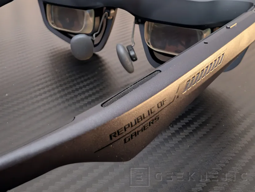 Geeknetic ASUS ROG XREAL R1 Review: las gafas Micro-OLED que convierten tu portátil o consola en un panel virtual de 171 pulgadas 17