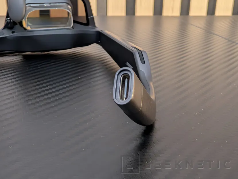 Geeknetic ASUS ROG XREAL R1 Review: las gafas Micro-OLED que convierten tu portátil o consola en un panel virtual de 171 pulgadas 7