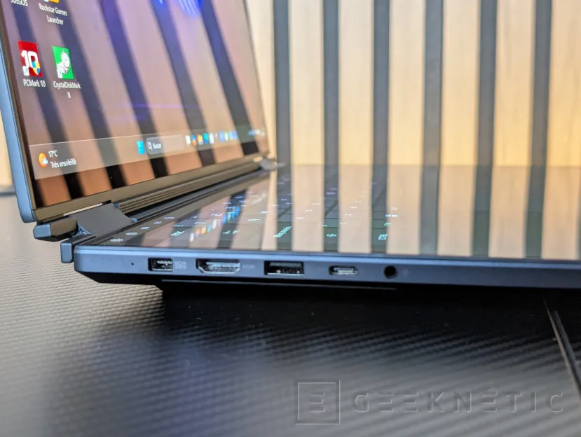 Geeknetic ASUS ROG Zephyrus Duo (2026) GX651Review: probamos el portátil de 6.500 euros con dos pantallas OLED y una RTX 5090 3