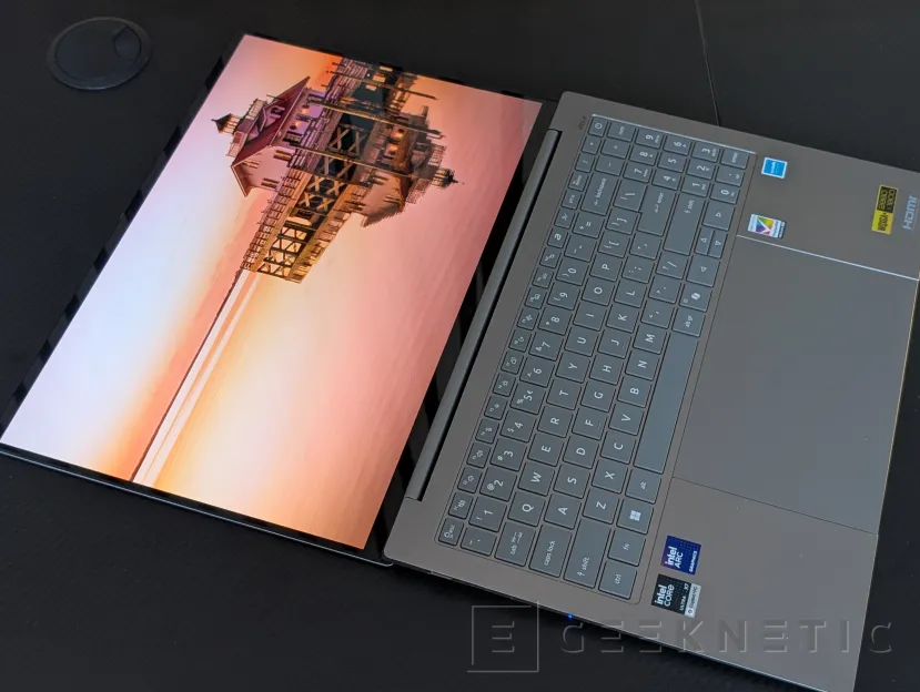 Geeknetic Acer Swift 16 AI Review: el 16 pulgadas OLED más equilibrado con Core Ultra X7 y menos de 15 mm de grosor 5