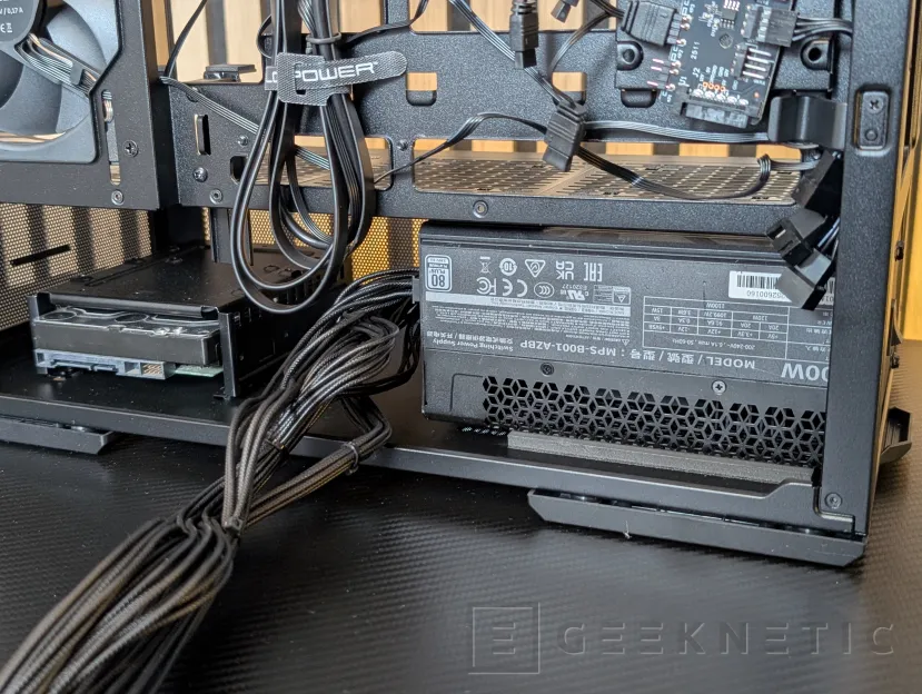 Geeknetic LC-Power Gaming 812B Onyx Vision Review 16